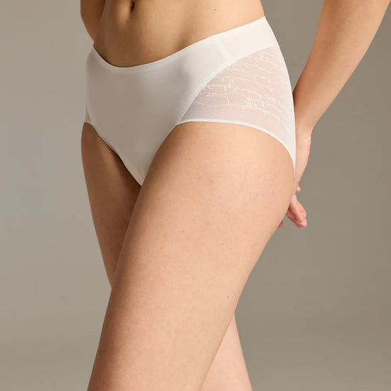 Elegance Redefined: Luxurious Lace Full-Coverage Underwear - Rosey Isle